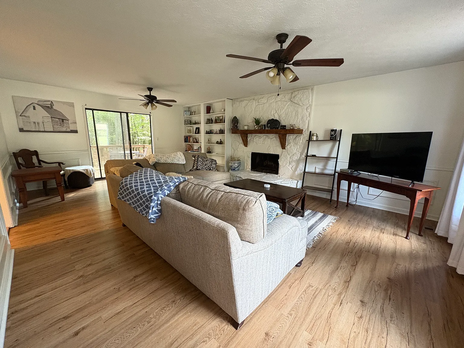 3 bed, 2.5 bath, 1650 sqft, $2,650 — Photo 3