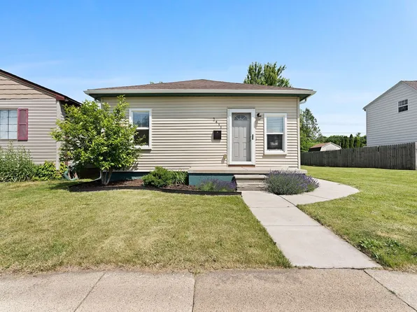 2411 Dickinson St, Trenton, MI 48183