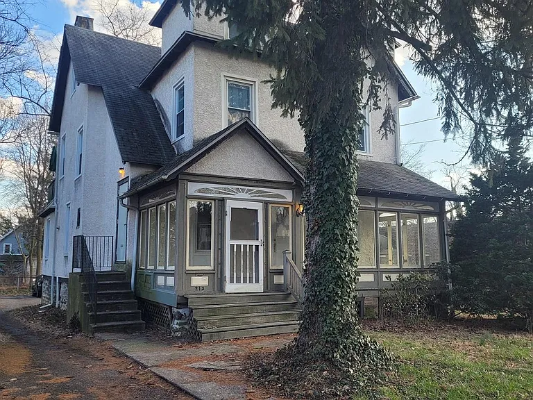 213 Lippincott Ave — Photo 18