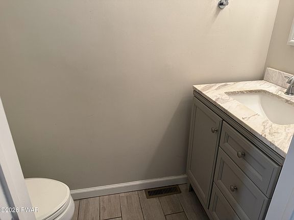 5th image of 4024 Rivercrest Ct