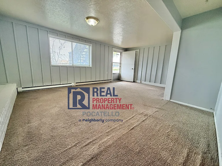1921 Monte Vista Dr — Photo 5
