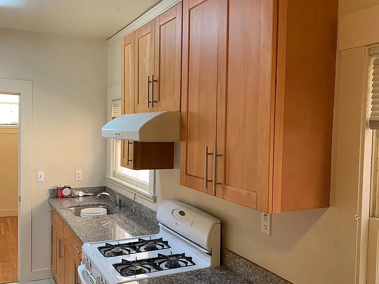 1522 Oxford St #1522 — Photo 6