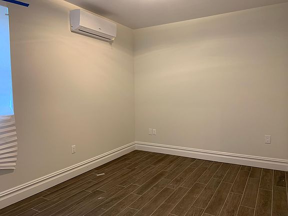 4th image of 860 Edgegrove Ave #1A