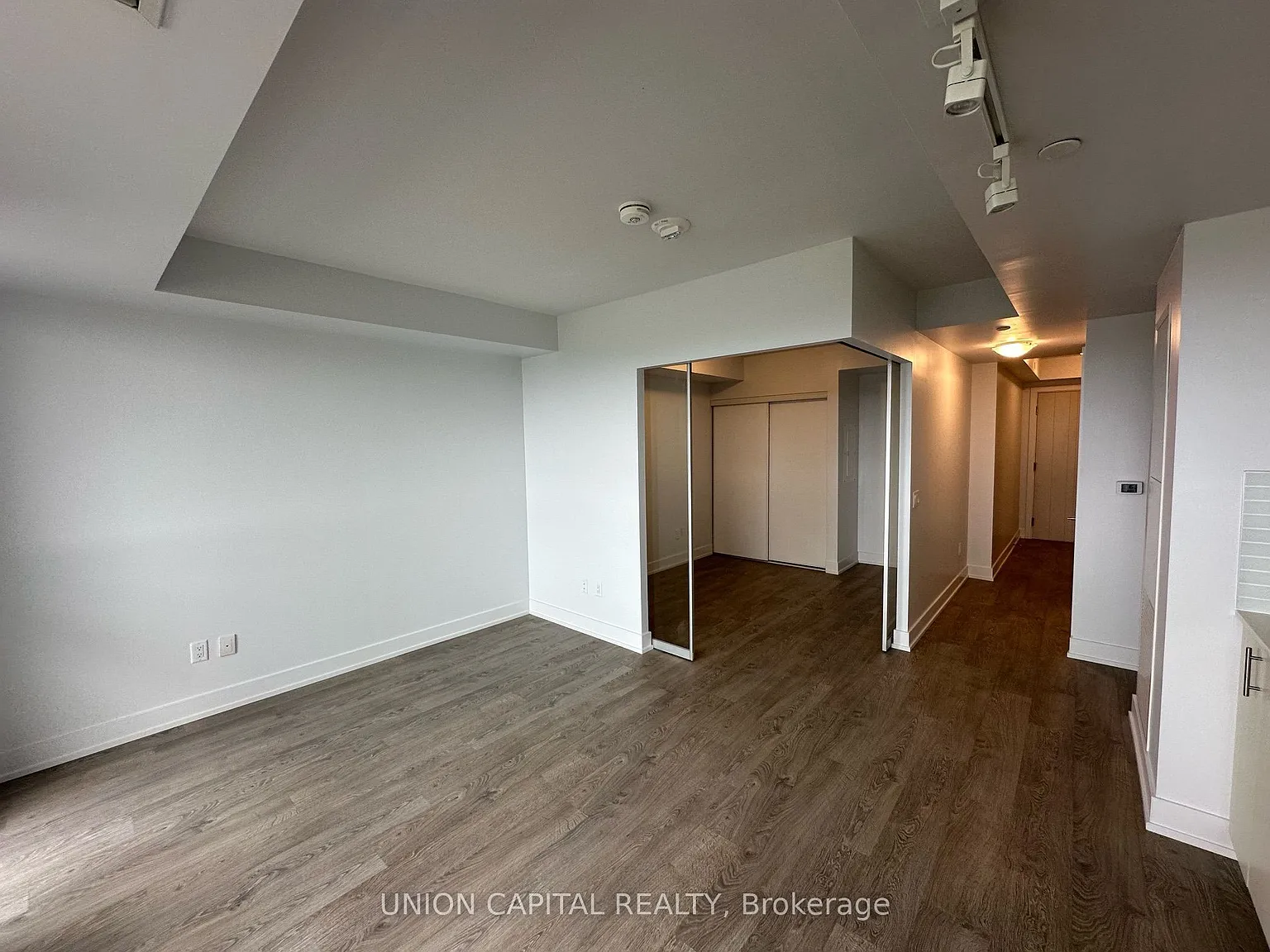 1 bed, $2,050 — Photo 2