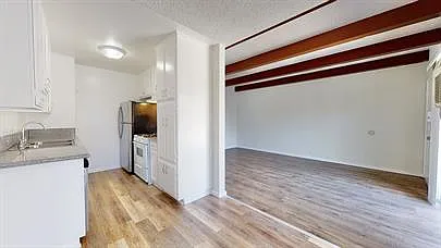 425 N Hobart Blvd — Photo 20