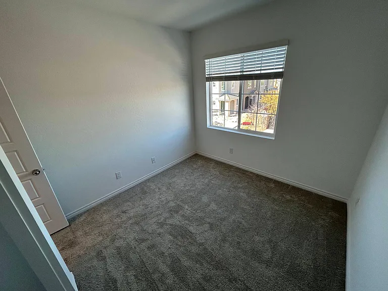 25 Barbara Ln #25 — Photo 14