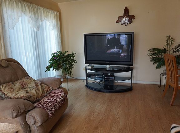 3rd image of 237 N Walnut St Unit A