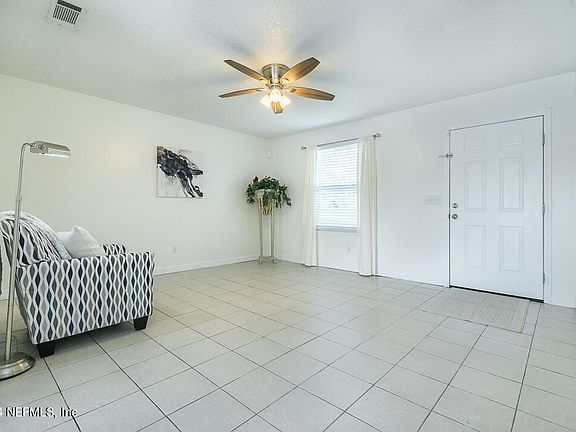 3rd image of 1471 PAWNEE Street