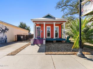 206 Main St, Bay Saint Louis, MS 39520
