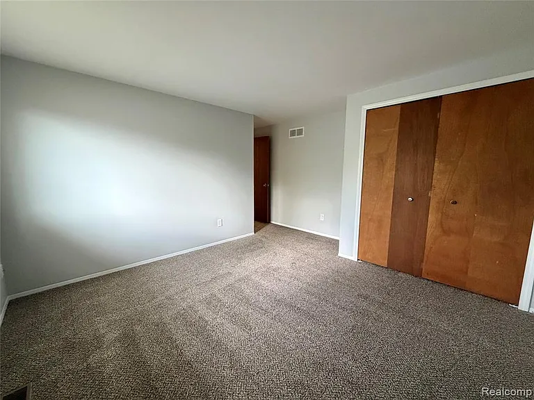1746 Brookline St — Photo 18