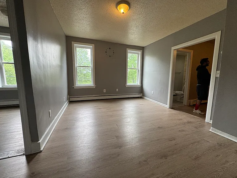 50 York St #2W — Photo 8