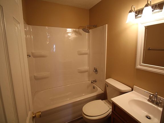 4th image of 1601 Normandy Dr