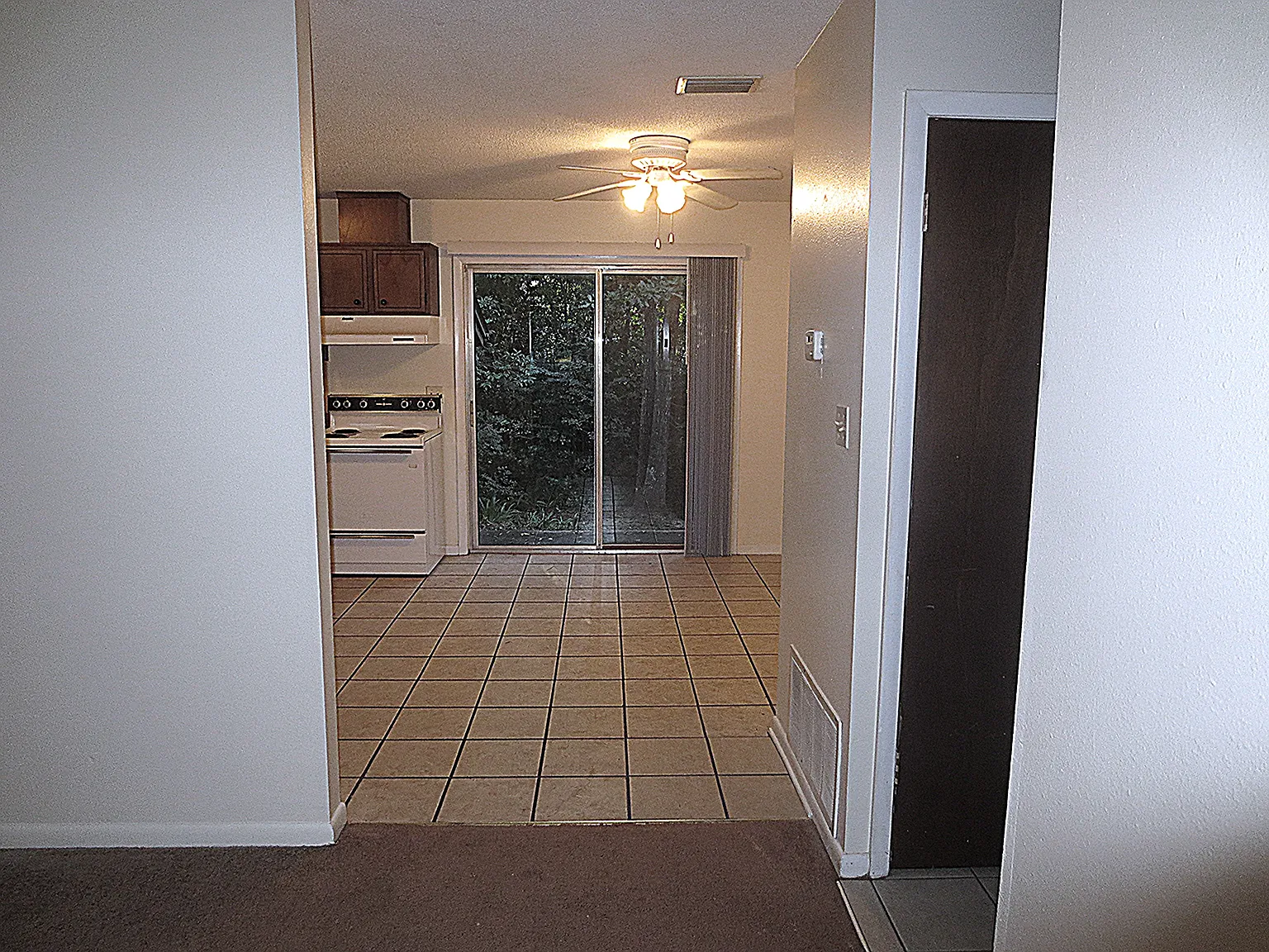 2 bed, 960 sqft, $1,200 — Photo 3