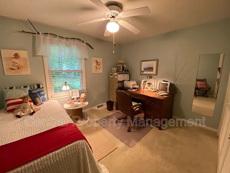 4724 Coach Hill Dr — Photo 34