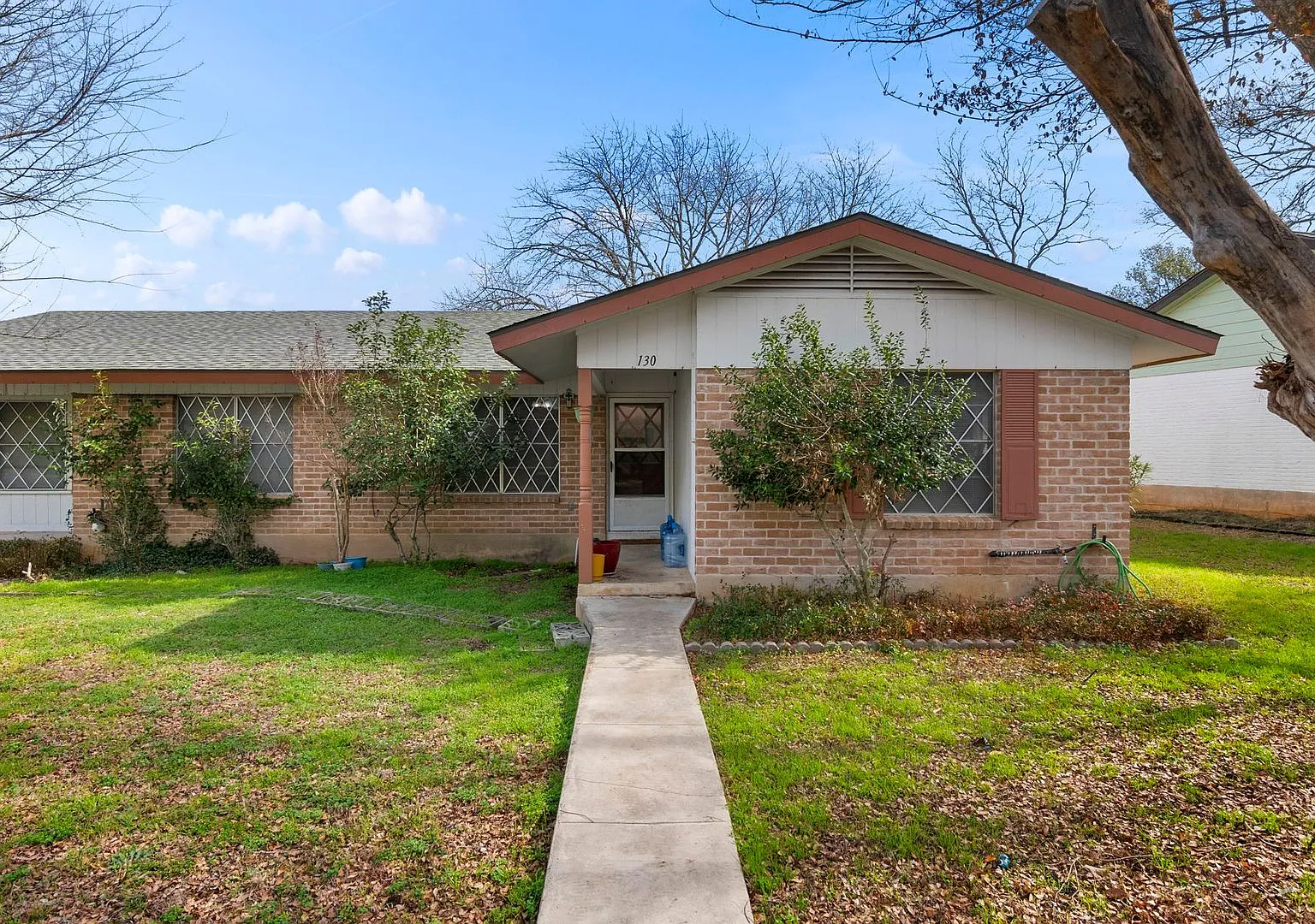 Spacious 3BR Duplex Less Than 1 Mile from Texas State University — Photo 1