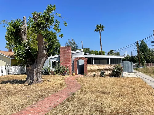 22101 Hart St Photo 1