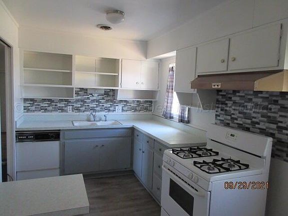 4th image of 805 N Wells St