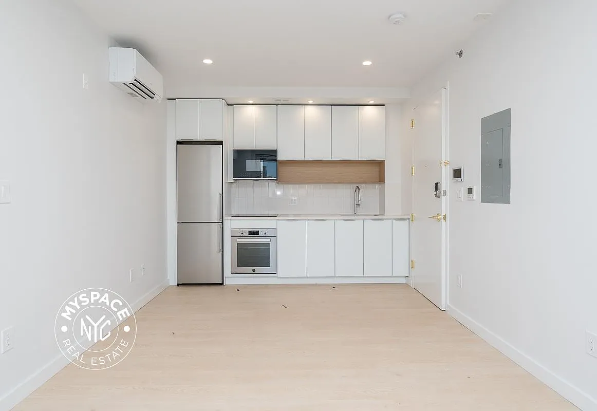 280 Meeker Avenue — Photo 4