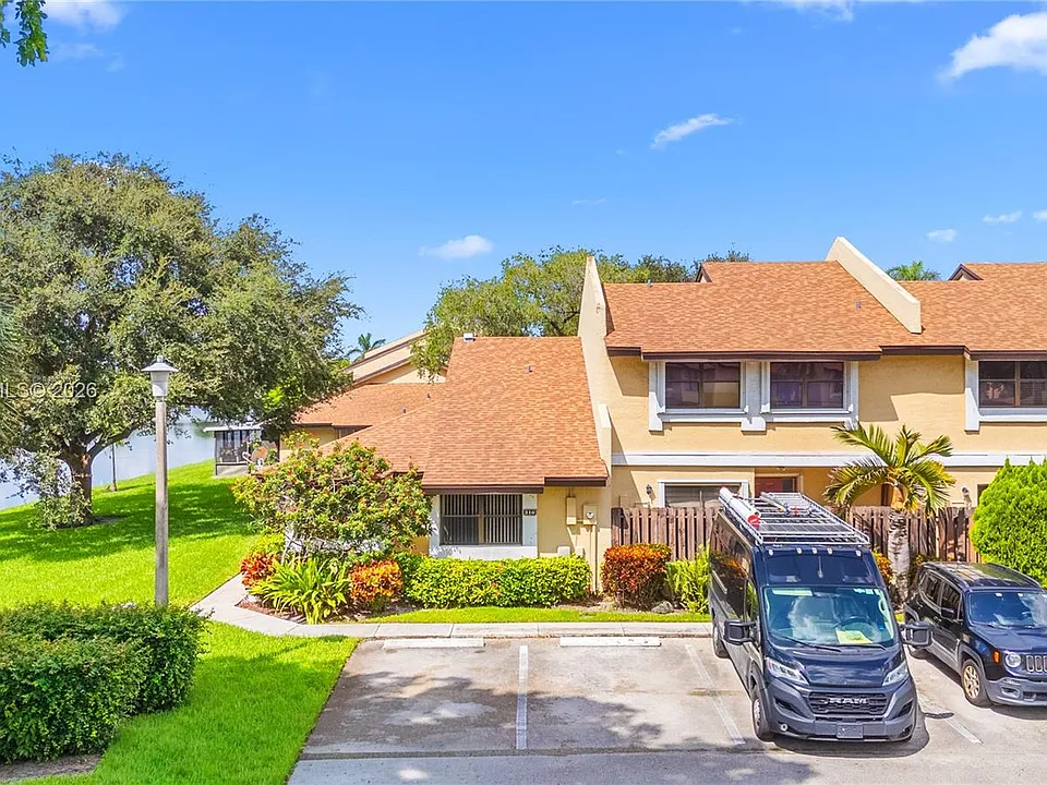 310 SW 96th Ter