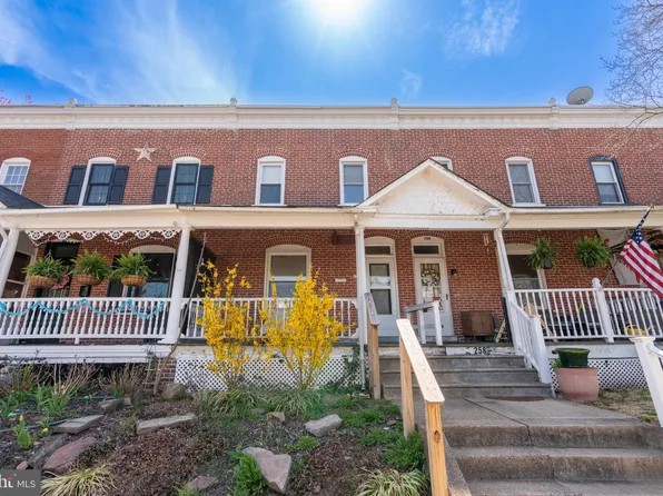 261 N 4th St, Perkasie, PA 18944