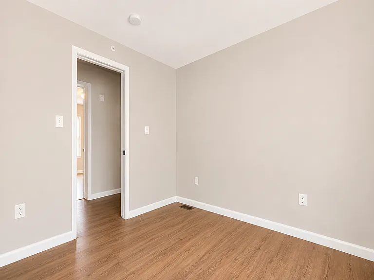 8 Lawton Pl — Photo 9