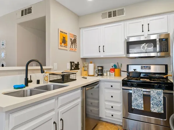 3123 Key Largo Dr Unit 101, Paradise Town, NV 89120
