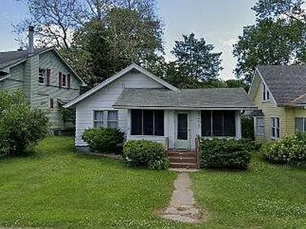 2291 Garland Ave, Sylvan Lake, MI 48320