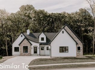 3821 Westgate Pkwy, Clive, IA 50325