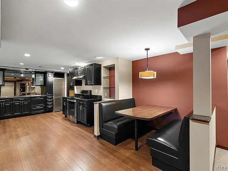 43054 Oxford Ct — Photo 8