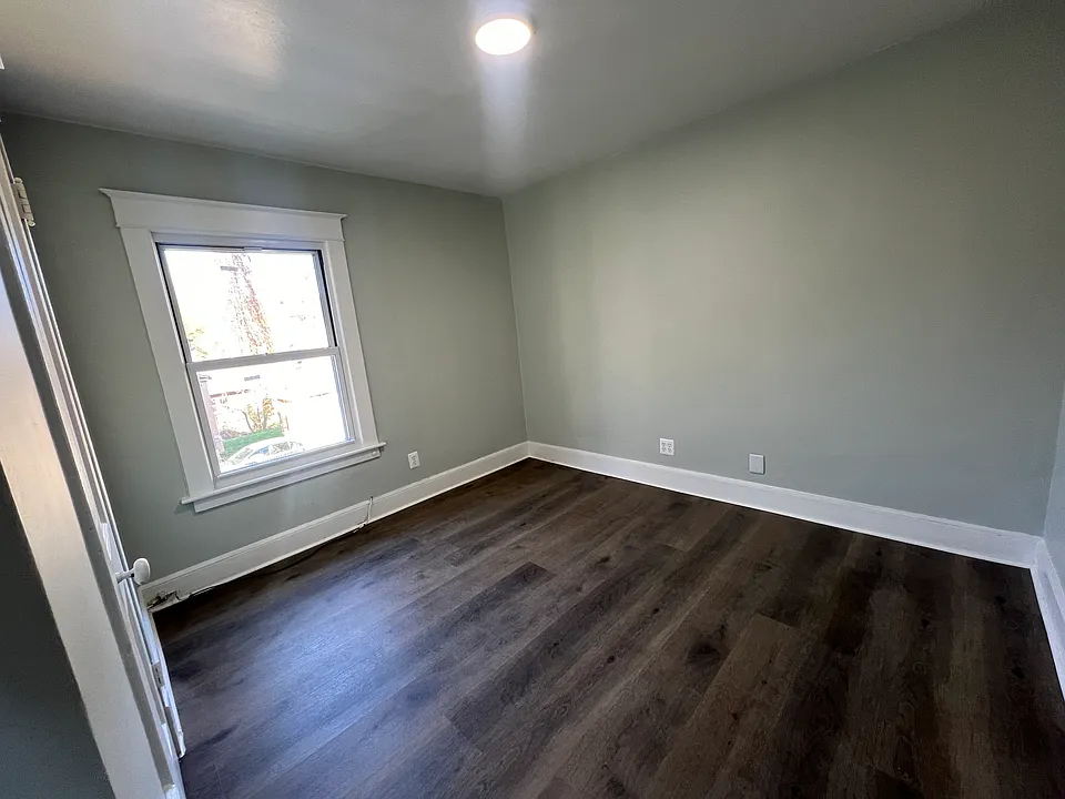 4 Jarvis St #2