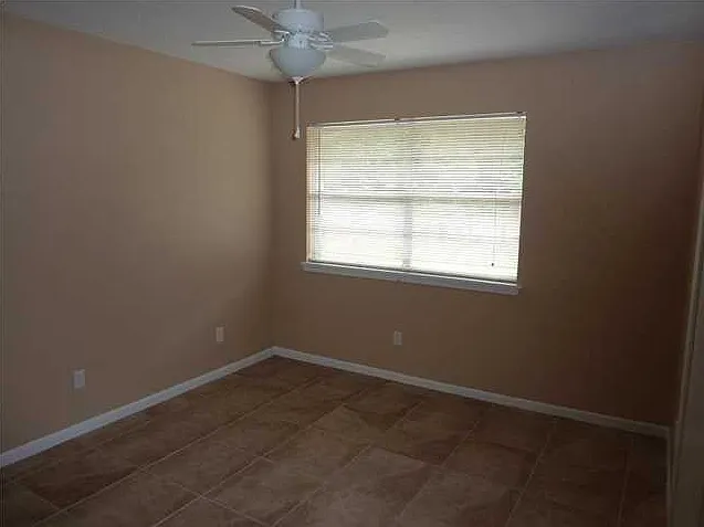 545 Hickory Ave #B — Photo 11