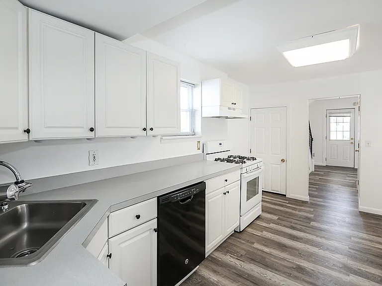 237 Fulton St — Photo 18
