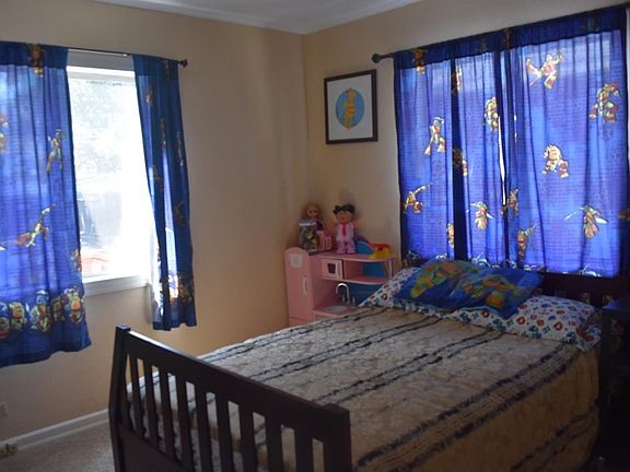 4th image of 7031 Eigleberry St