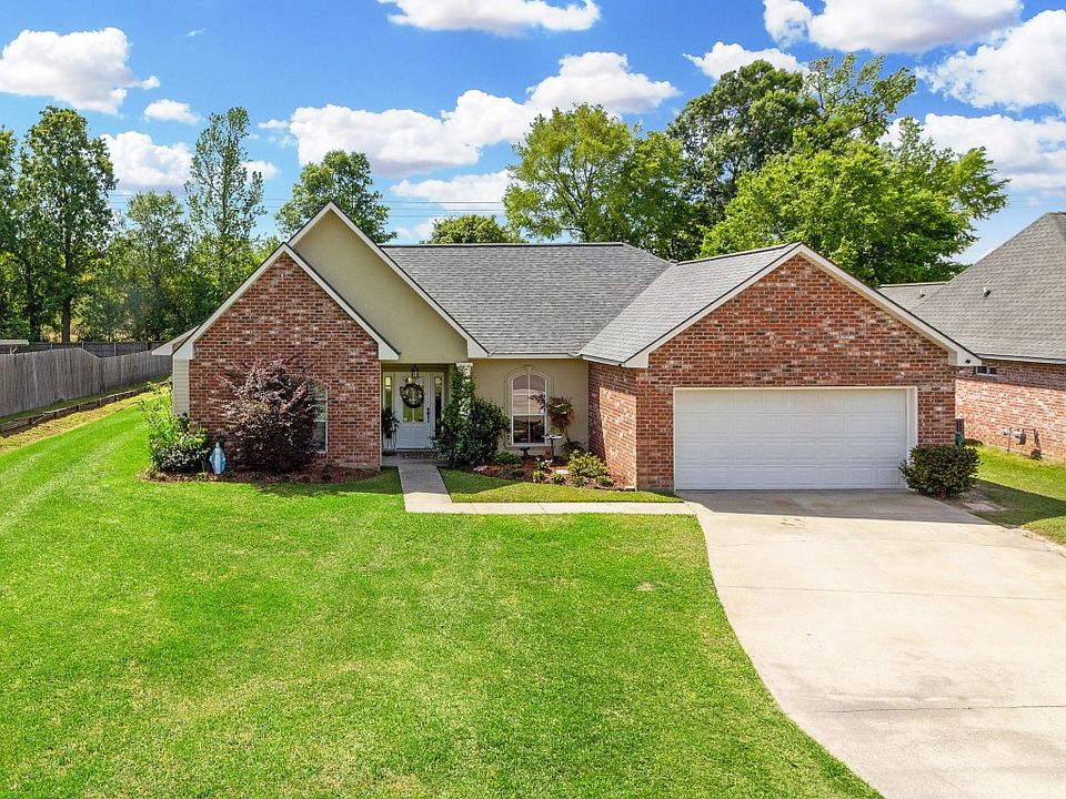 1st image of 8026 Versailles Ave