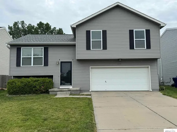 10775 Girard St, Omaha, NE 68122
