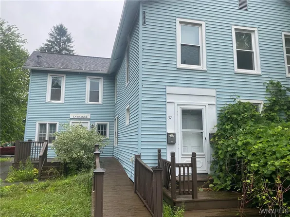 37 Hamburg St, East Aurora, NY 14052