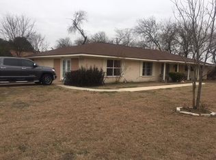 2100 W Lake Dr, Taylor, TX 76574