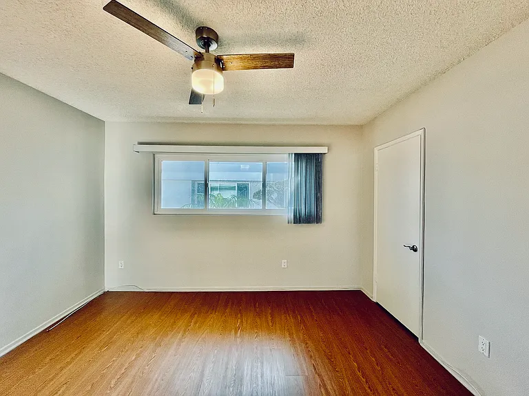 Primary room with secondary closet
