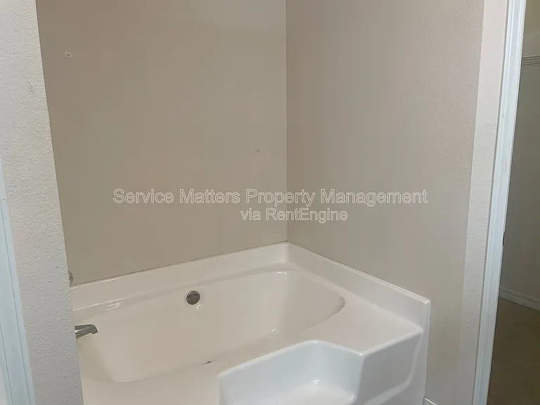 6940 Hardwood Ct — Photo 13