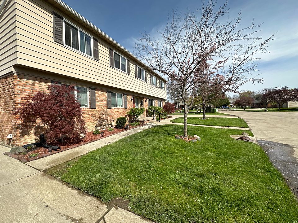1st image of 233 Woodside Dr #4
