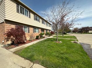 233 Woodside Dr #4, Grand Blanc, MI 48439
