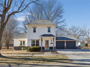 622 Oak St, Wellsville, KS 66092