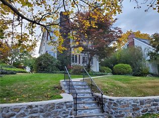 34 Petersville Rd, New Rochelle, NY 10801