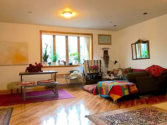 Rented by Capri Jet Realty Corp | media 18