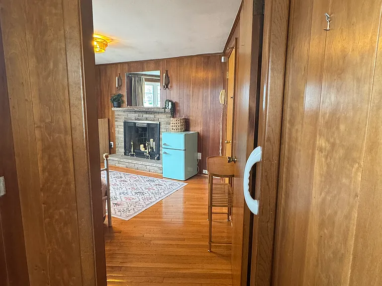 18 Laurelhurst Rd — Photo 2
