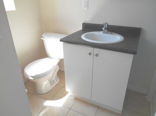 2938 Danforth Ave #DEN, East York, ON M4C 1M5