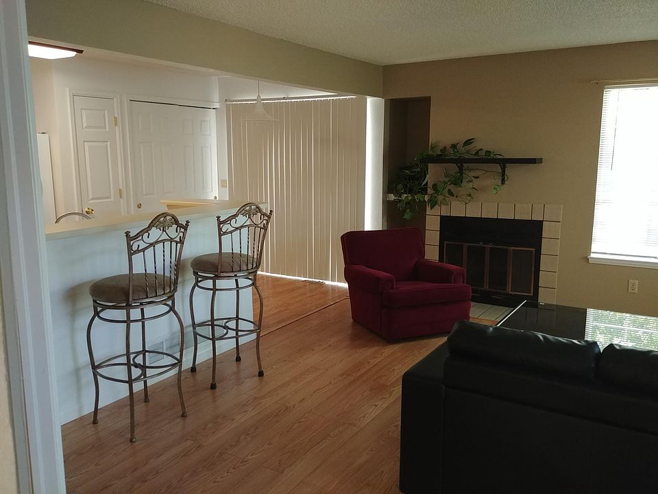 I've always enjoyed coming home to all of the natural light.