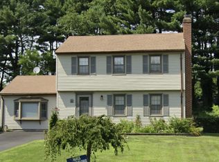 28 Southwood Dr, West Hartford, CT 06110