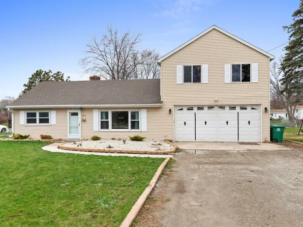 2068 Lost Dauphin Rd, De Pere, WI 54115