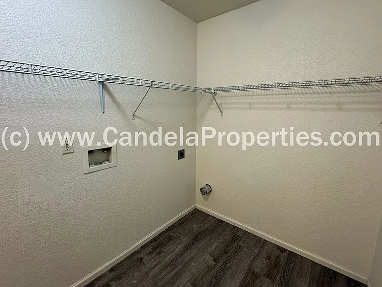 8008 Firecracker Trl — Photo 26